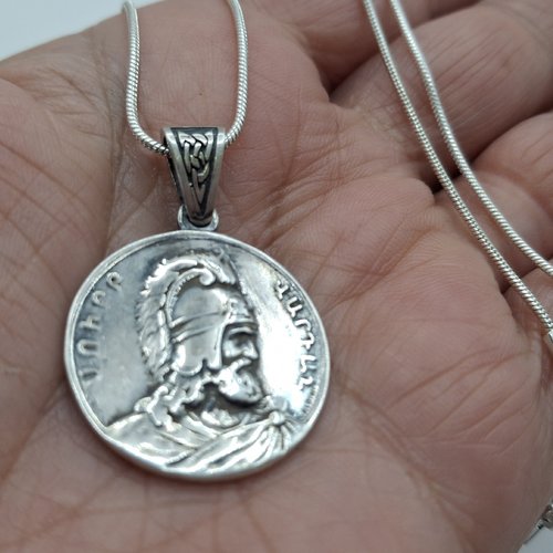 Pendentif vardan mamikonian en argent sterling .925 – foi et patrie