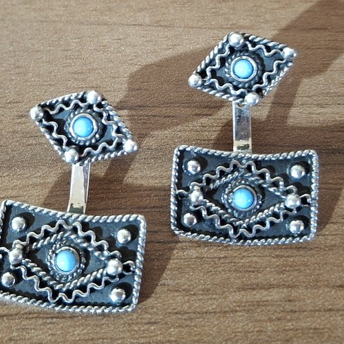 Boucles d’oreilles géométriques arméniennes en argent et turquoise