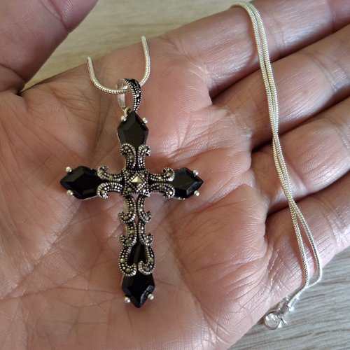 Pendentif croix arménienne en argent sterling et obsidienne