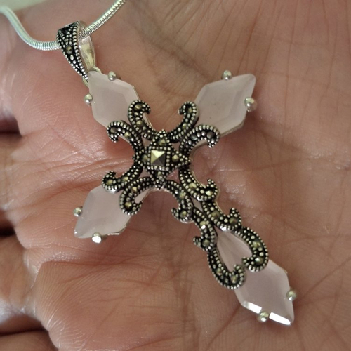 Croix arménienne de foi – argent sterling & quartz rose