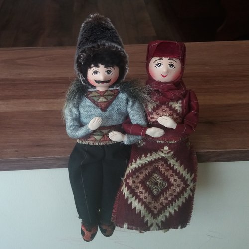 Poupées folkloriques assises arméniennes, poupées de collection