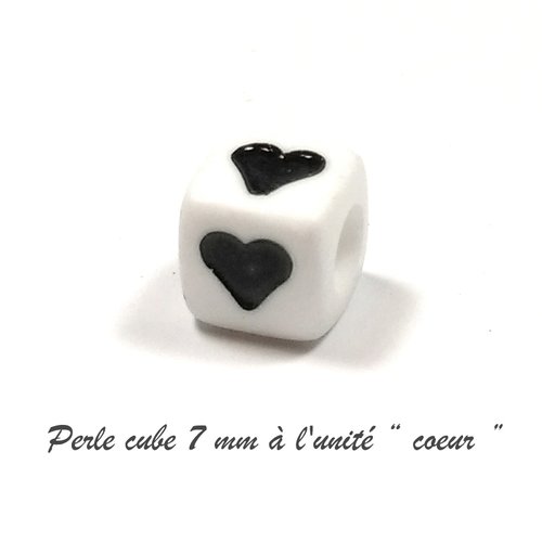 Perle acrylique cube " coeur " 7 mm