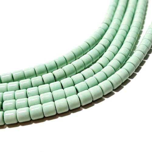 108 perles tube en agate 4 mm vert pale