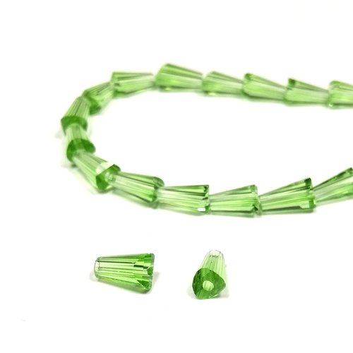 20 perles mini gouttes cones en verre 6 mm x 3 mm vert clair