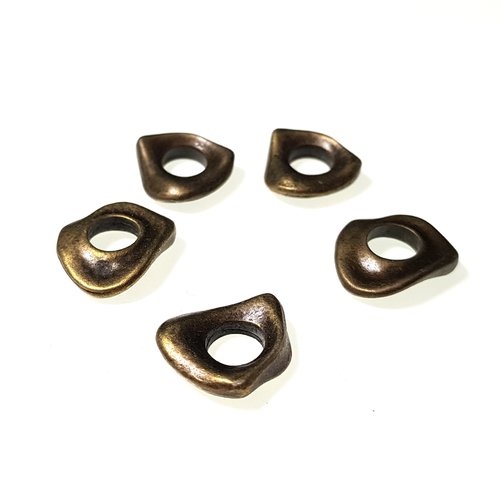 5 perles osselets 17 mm en métal bronze