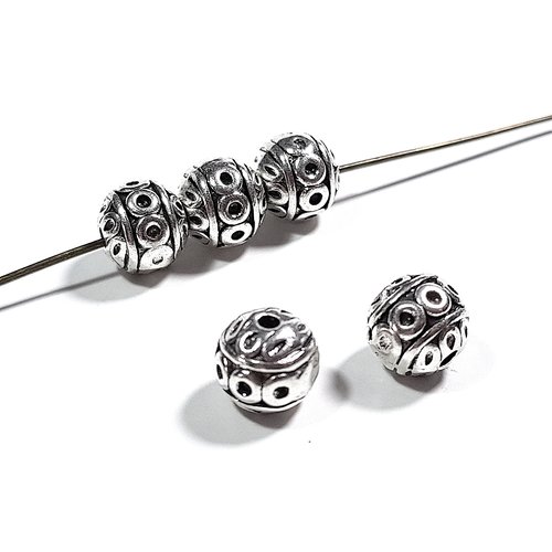 5 perles rondes style tibétaine 8 mm en métal argent vieilli