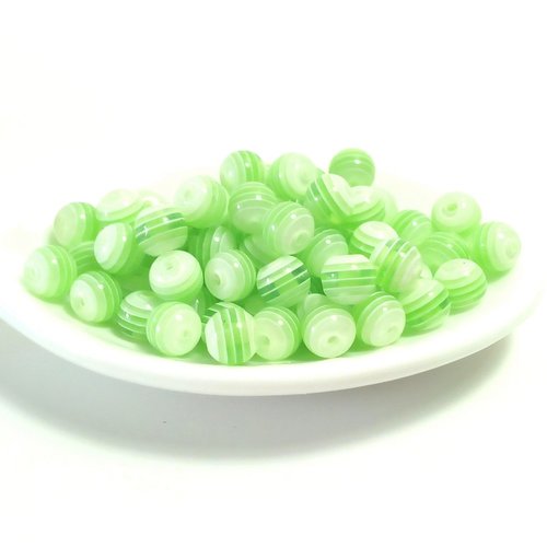 100 perles rondes en résine 6mm rayées vert pale