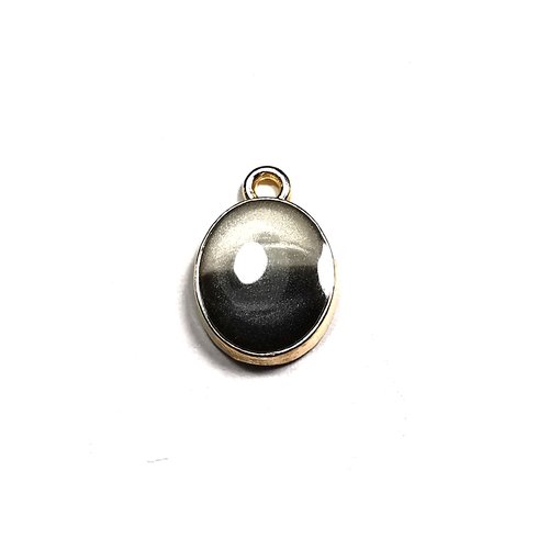 Pendentif médaillon ovale breloque en métal doré émaillée nacré noir 15 mm