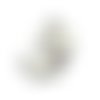 Pendentif chien blanc breloque en métal argenté émaillée 27 mm