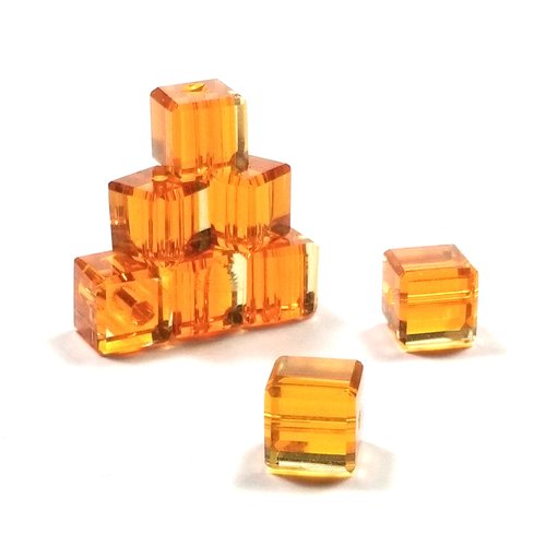20 perles de verre carrées à facettes 6 mm orange
