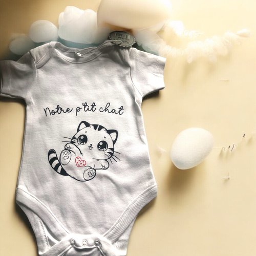 Body bébé avec message: "notre p'tit chat"