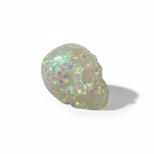 Crâne / tête de mort en résine - blanc grosses paillettes holographiques