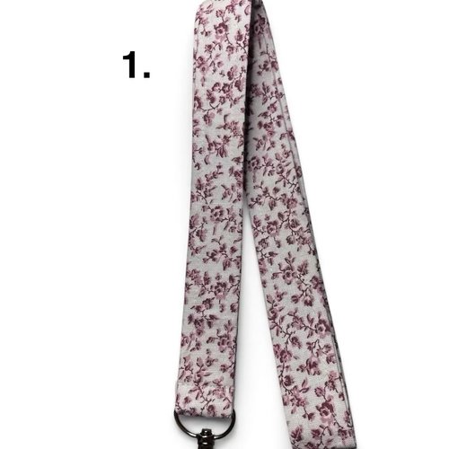 Tour de cou - porte badge ou clé en tissu- fait main - fleurs - infirmier- aide soignants