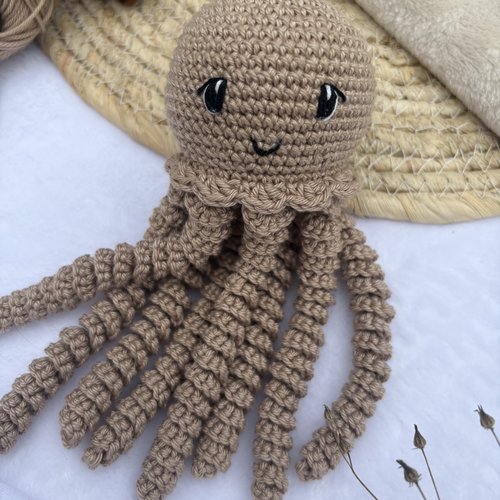 Pieuvre beige 16-18cm - prénom brodé