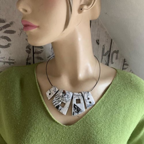 Collier ras de cou avec pièces en argile polymère