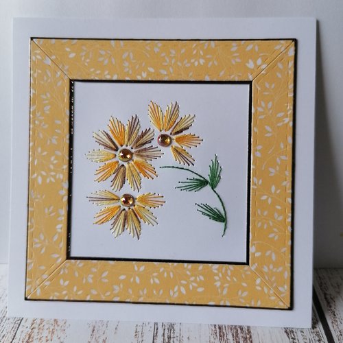 Carte brodée fleurs jaunes