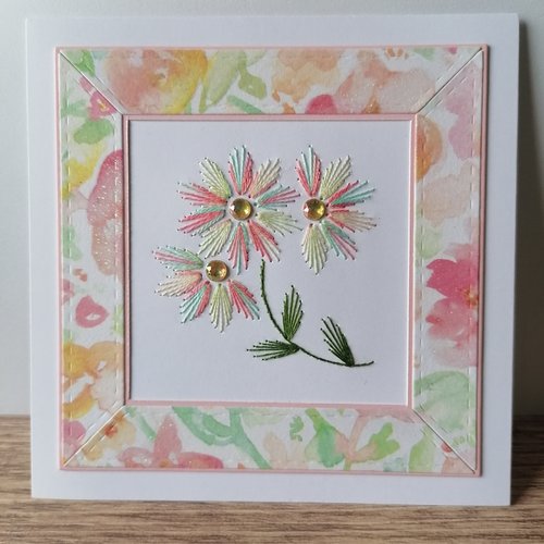 Carte brodée fleurs aquarelle