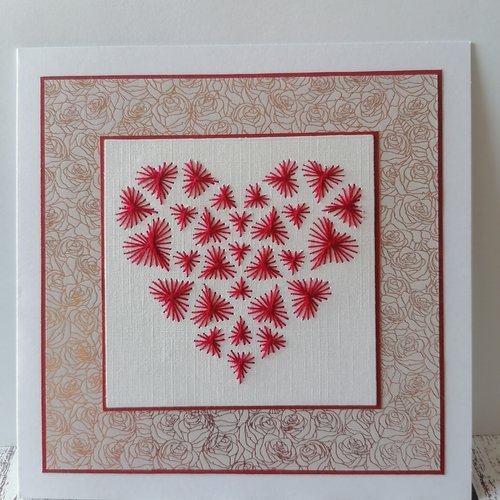 Carte brodée main, d'un coeur de coeurs