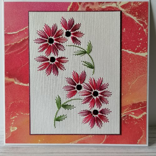 Carte brodée main, fleurs rouges