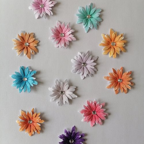 Embellissements fleurs papier, fait main