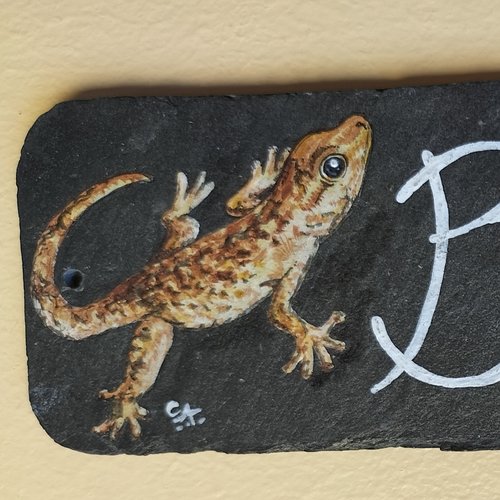 Bienvenue gecko peinture acrylique sur ardoise