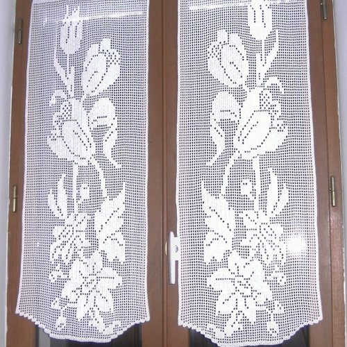 Rideaux brise-vue au crochet en coton blanc. motifs fleurs tulipe fait main.