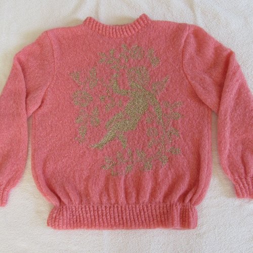 Pull tricot création fait main . pièce unique laine et fil doré.