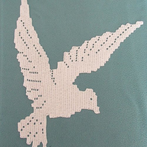 Colombe napperon crochet fait main. décoration textile.