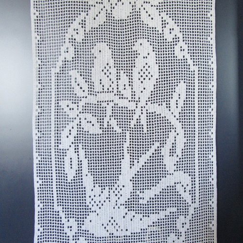 Rideaux brise-vue hirondelles , crochet fait main en coton. textile ameublement. habillage  fenêtres.