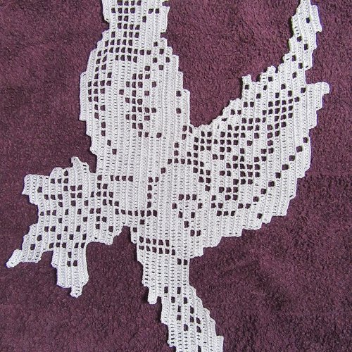 Napperon décoration oiseaux au crochet. décoration textile fait main.