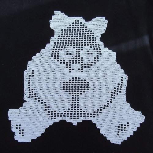 Panda , napperon au crochet en coton blanc. fait main. déco textile , linge de table(3)