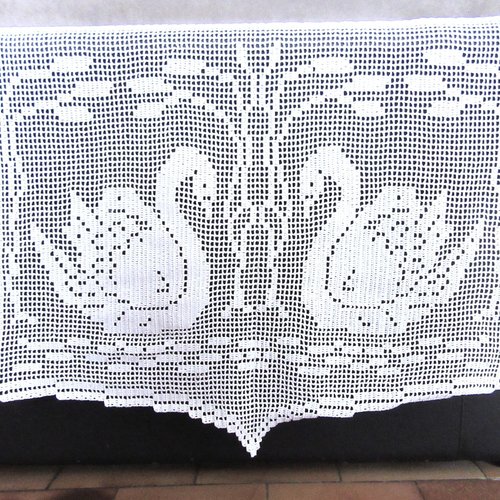 Rideau brise-vue , voilage dentelle crochet . duo de cygnes en coton.