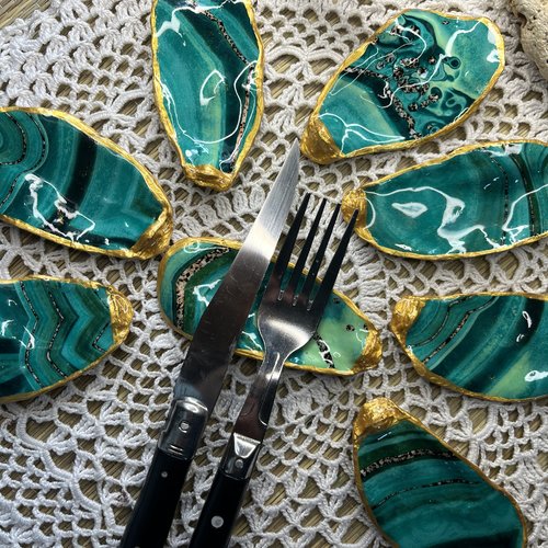 Lot de 8 pièces porte couteaux, couverts  coquilles plates de l'huître emeraude