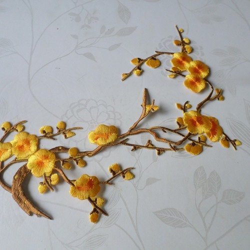 X 1 applique-écusson-patch thermocollant fleur de cerisier ton jaune 40 x 14 cm @b13