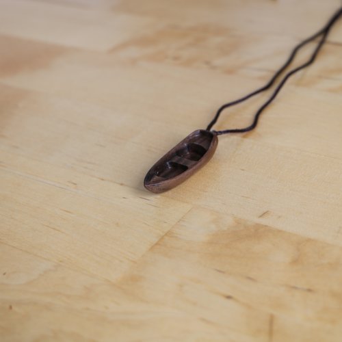 Collier en bois le bateau en bois
