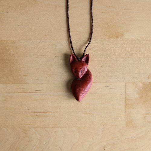 Collier en bois renardou roux