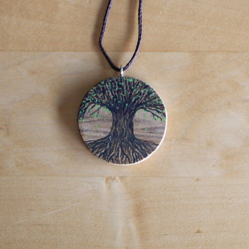 Collier en bois arbre de la vie