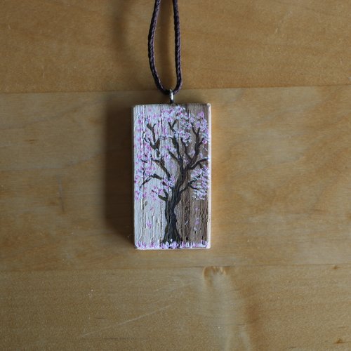 Collier en bois arbre de printemps