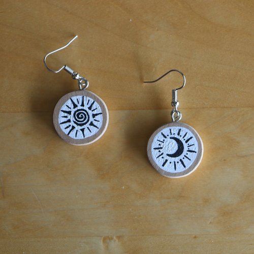 Boucles d'oreilles en bois lune et soleil