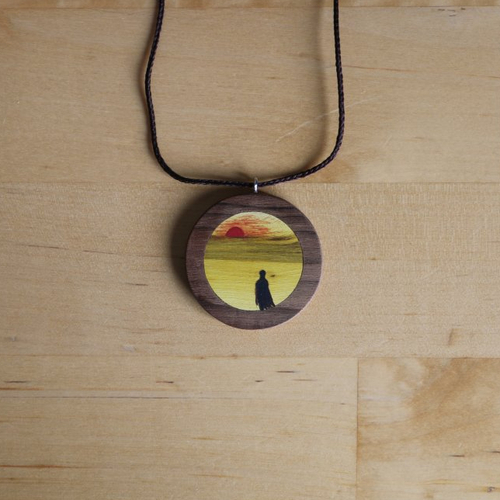 Collier en bois dernier rayon du soleil