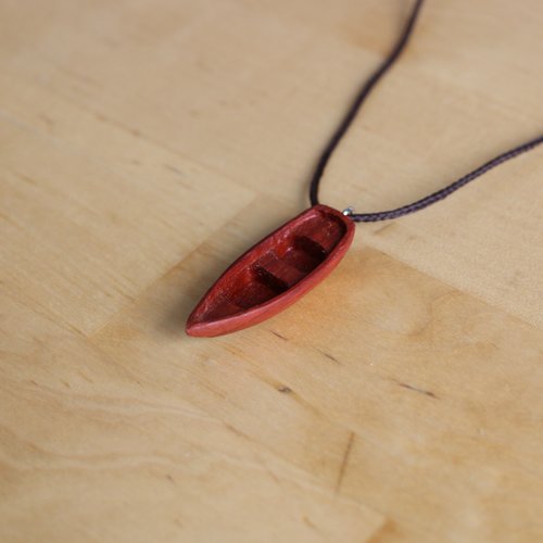 Collier en bois le bateau en bois
