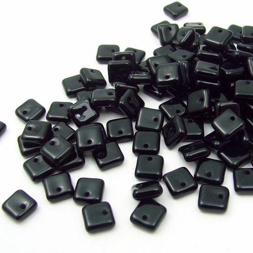 10 perles en verre tchèque 6mm carré noir opaque