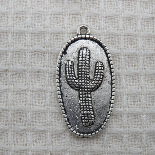 Pendentif cactus ovale métal couleur argenté 35mm