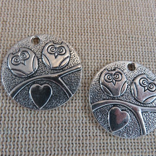 Pendentifs chouettes couple sur branche rond 25mm - lot de 2