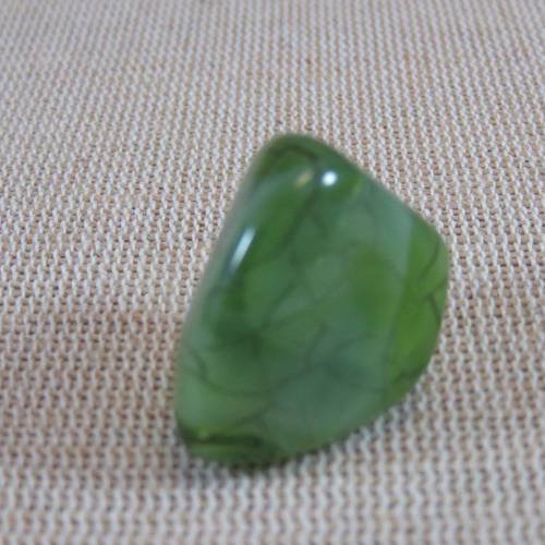 Grosse perle verte en résine effet pierre jade 23mm