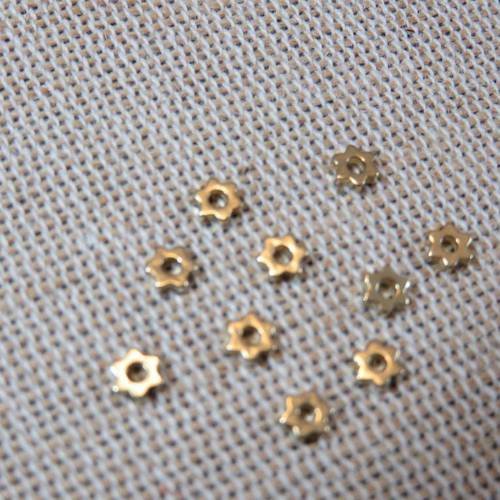 Perles étoile 4mm laiton intercalaire hexagone - lot de 10