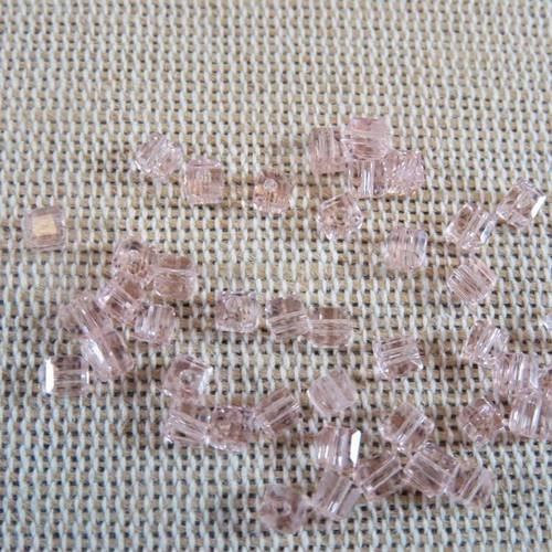 Perles cube en verre carré rose transparent 3mm - lot de 30