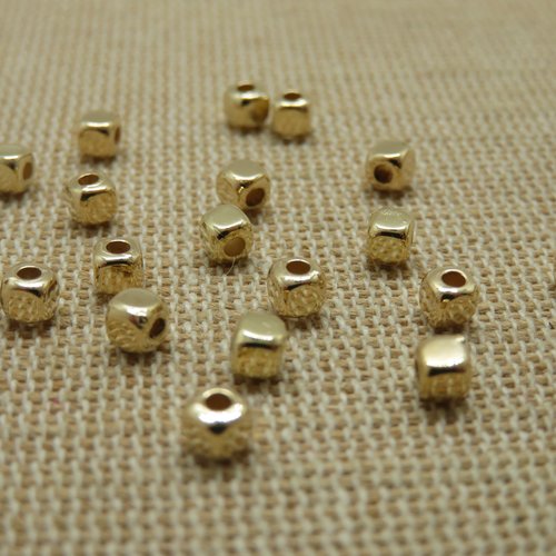 Perles cube or ccb 3mm carré géométrique - lot de 50