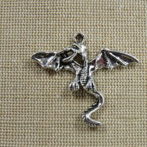 Pendentif dragon ailé métal couleur argenté