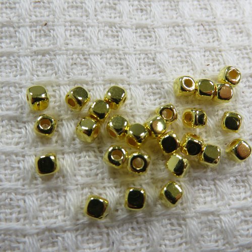 Perles cube or brillant ccb 3mm carré géométrique - lot de 50